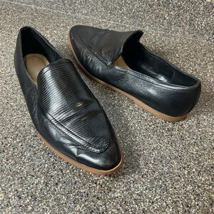 Vince Camuto Womens 10M Leather Flats Comfort Casual Black Slip On Shoes Pointed